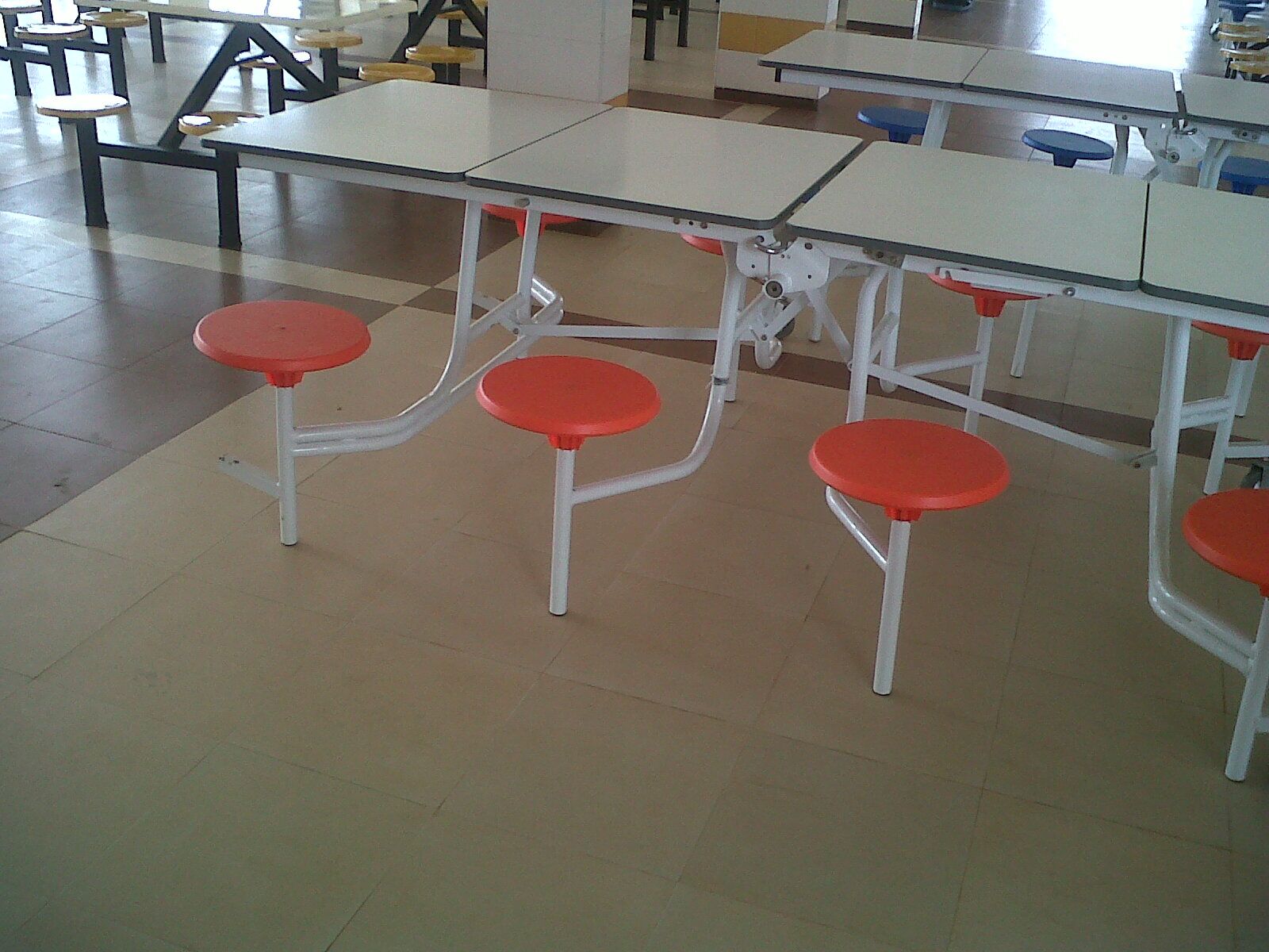 table mounted cafe round chairs